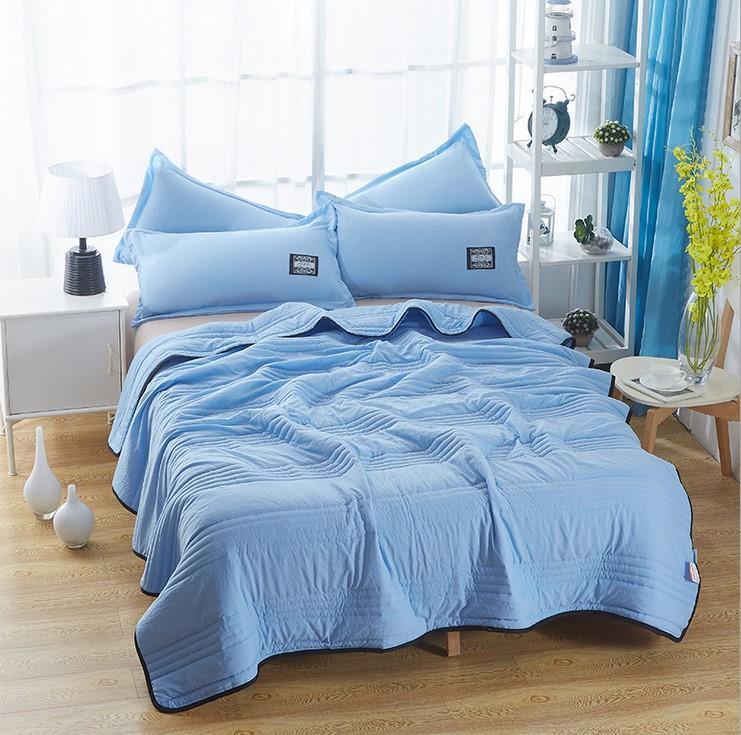 Silk Chill Blanket™ Embrace the tranquility of a good night's sleep!