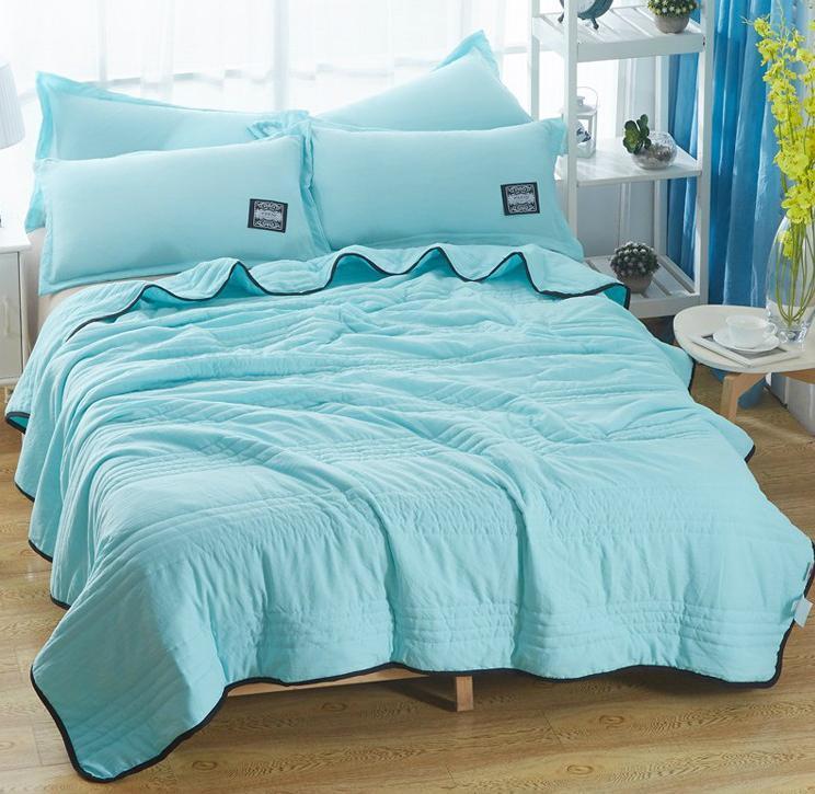 Silk Chill Blanket™ Embrace the tranquility of a good night's sleep!